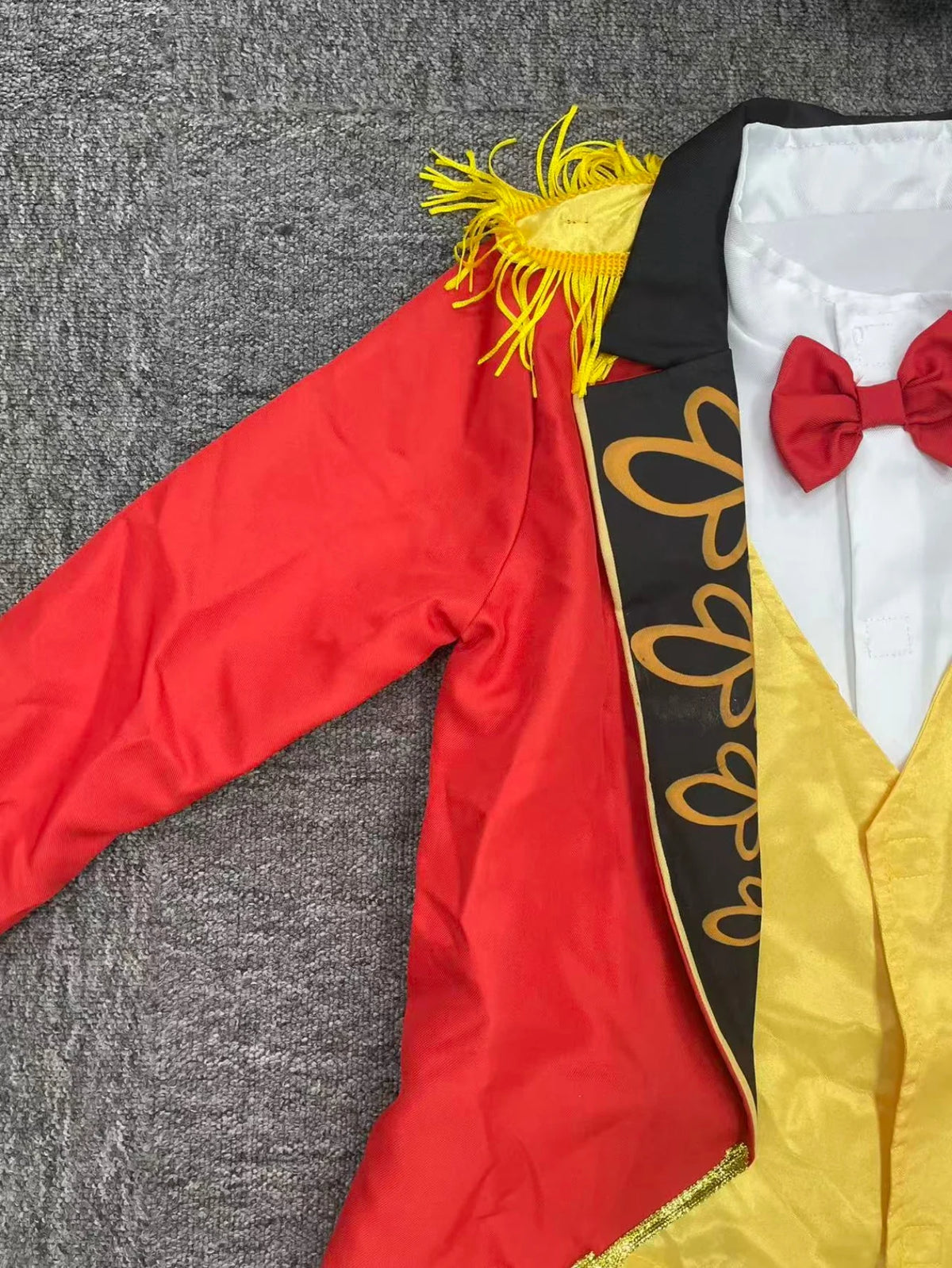 Boys showman costume set with coat, vest and top hat, kids outfit for Halloween party role‑play.
