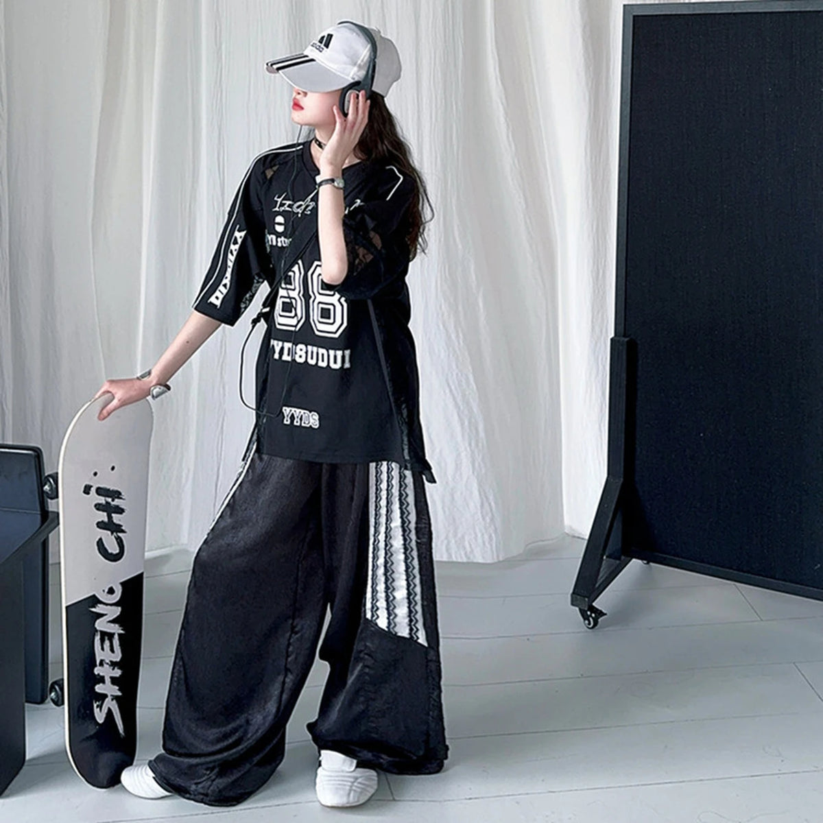 Girls Summer Lace Splicing T-Shirt with Cool Digital Print Short Sleeve Loose Casual Trousers