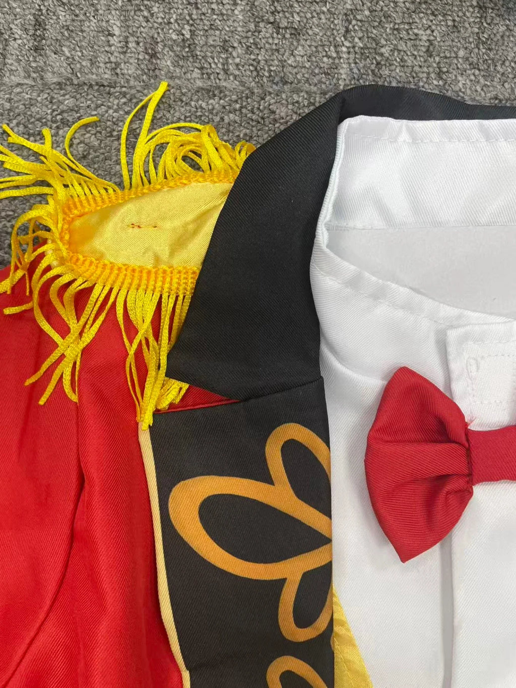 Boys showman costume set with coat, vest and top hat, kids outfit for Halloween party role‑play.